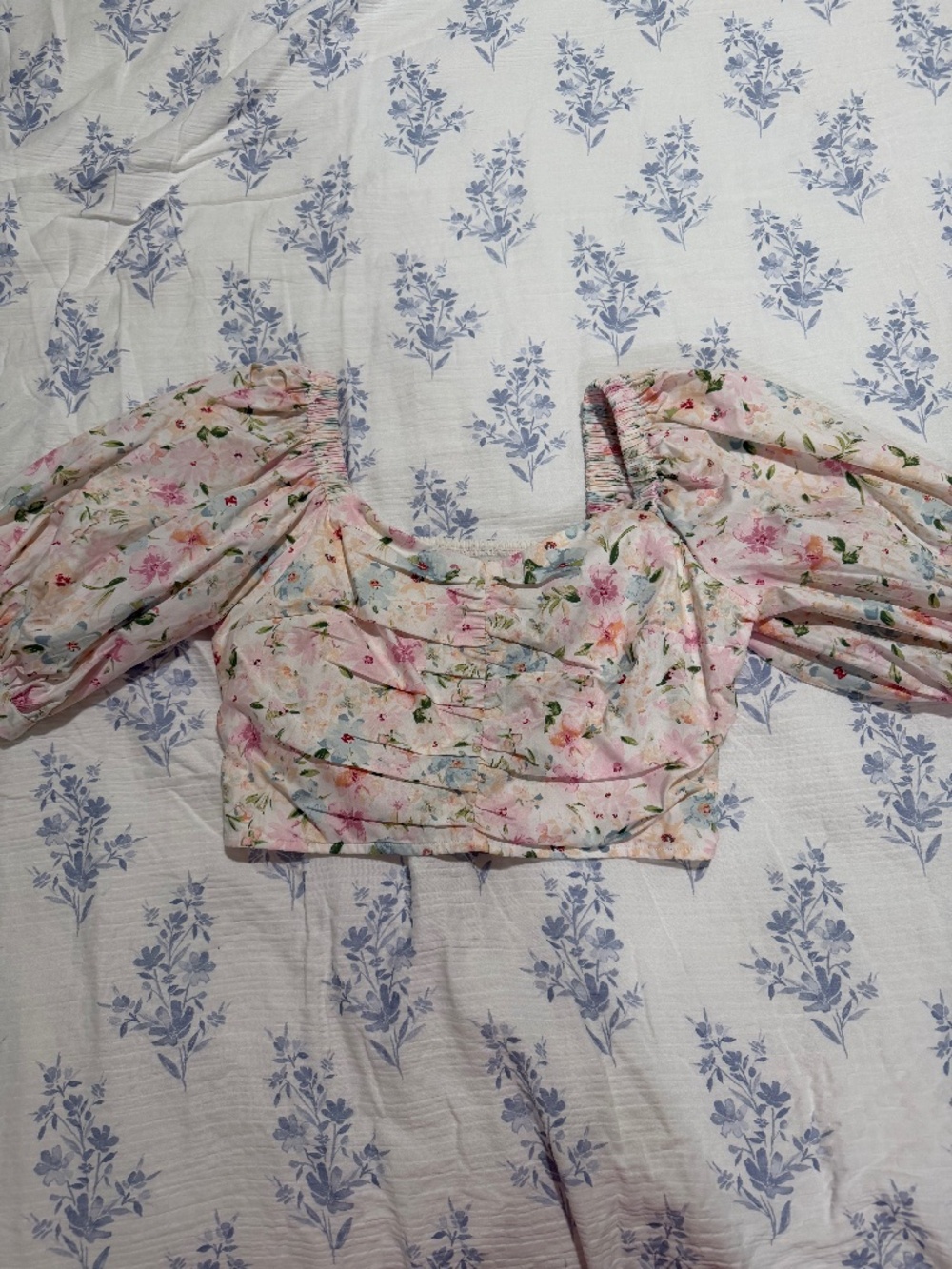 Abercrombie Floral Blouse NWT size Medium